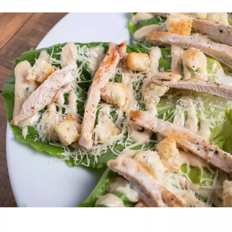 ENSALADA CESAR CON POLLO