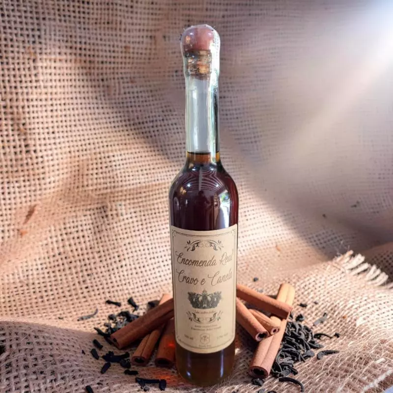 Licor Cravo e Canela