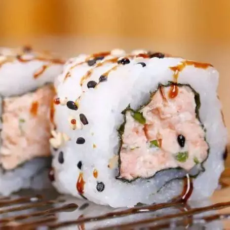 Uramaki de Salmão grelhado