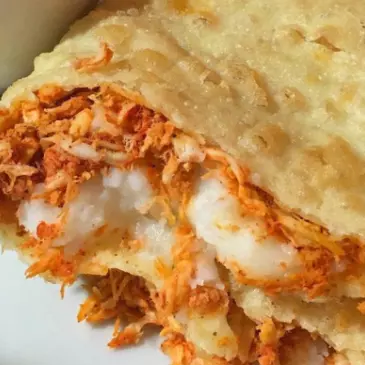 Pastel de Frango com catupiry