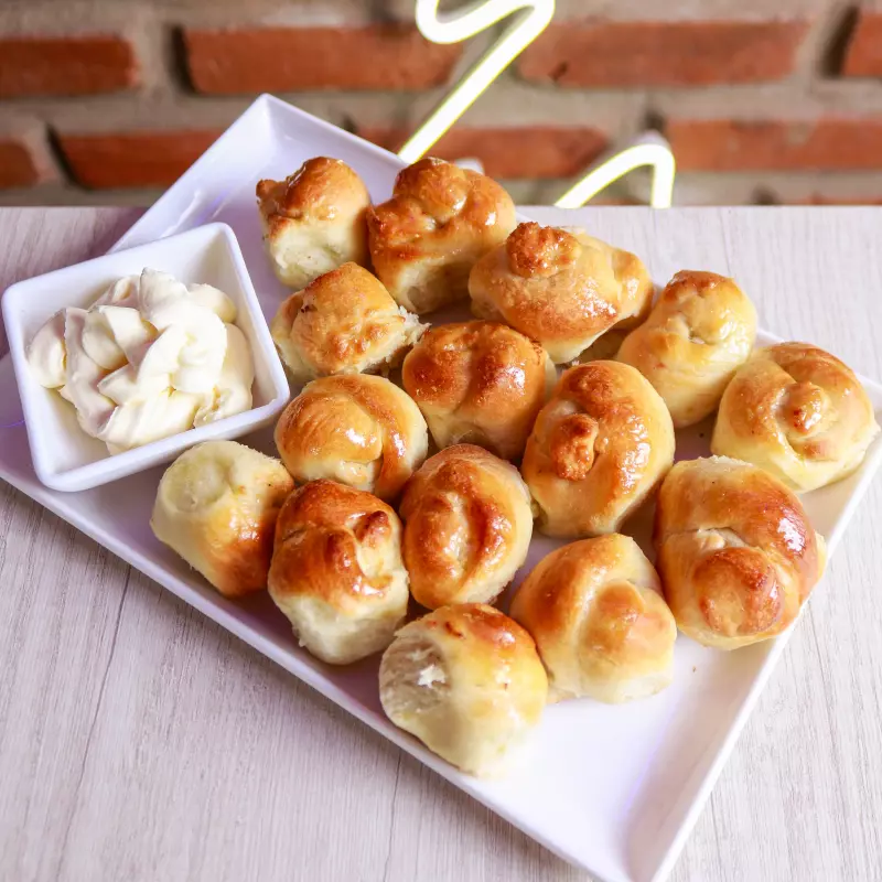 PORCION DE PANES DE AJO