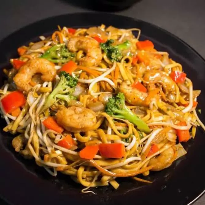 Yakisoba de camarão