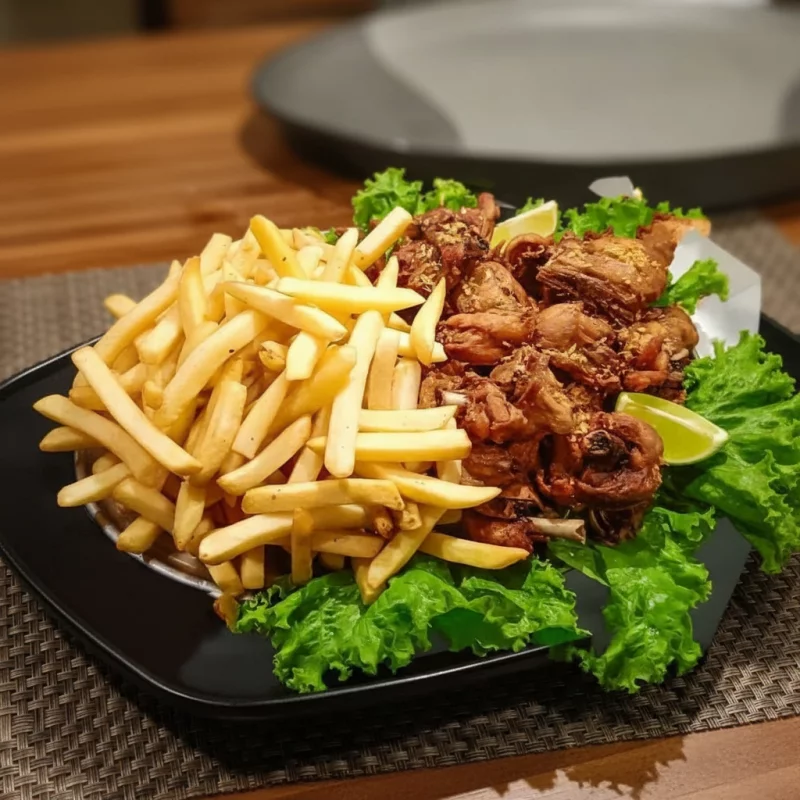 FRANGO E FRITAS.