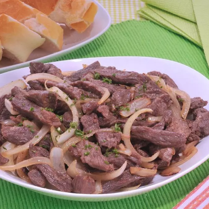 Carne Com Cebola com arroz