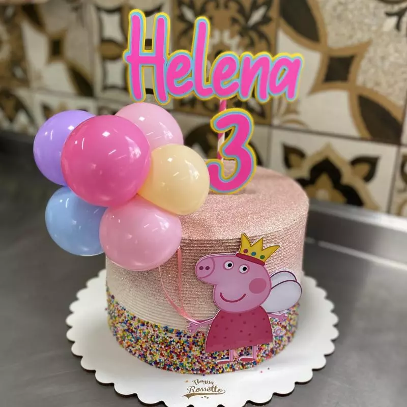 Bolo tamanho 4 (4,2kg) aprox.