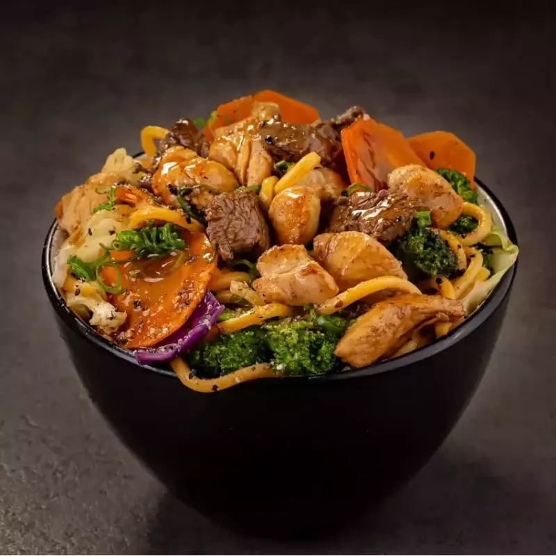 Yakisoba de Carne e Frango