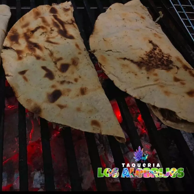 Tlayuda mixta 🫓🧀