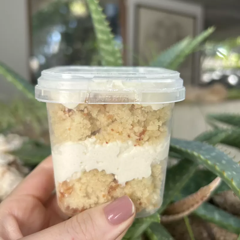 Bolo de pote coco e ninho