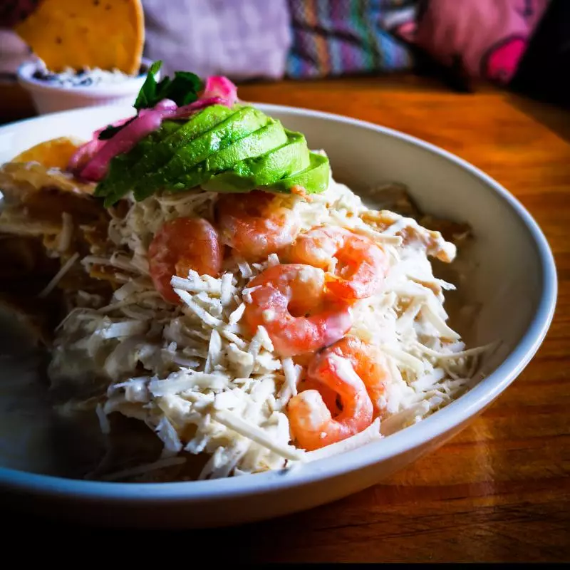 Chilaquiles en habanera con Camaron