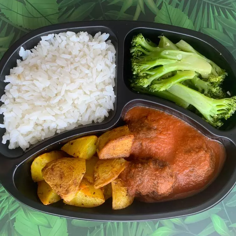 Almôndegas de carne ao sugo