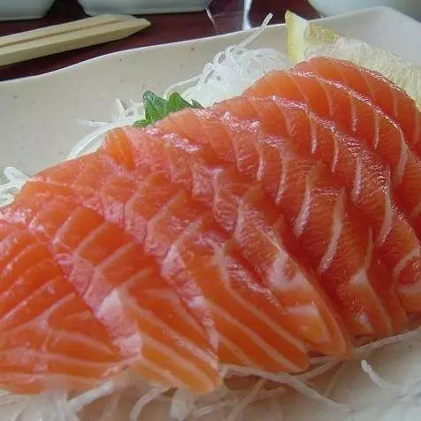 136. 20 Fatias Salmão