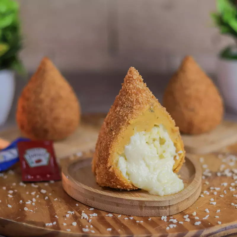 Coxinha Gourmet de Queijo com Bacon