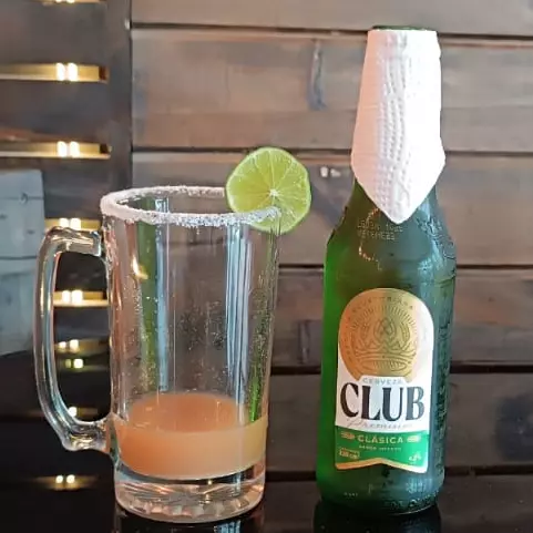 MICHELADA CON CLUB