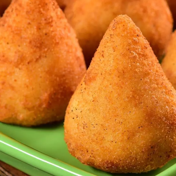 Coxinha de peito de frango