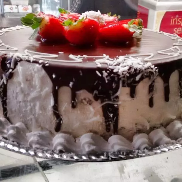 bolo festa (encomenda 2 dias antes)