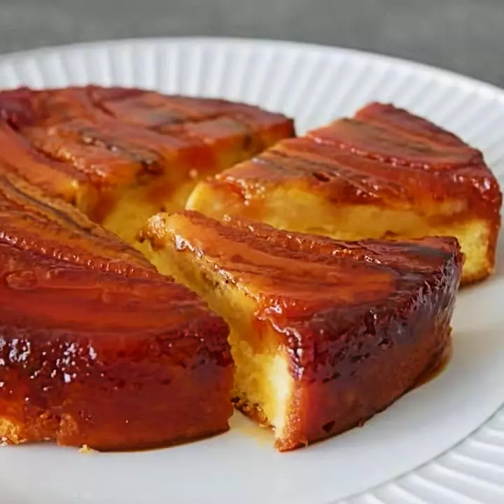 BOLO DE BANANA CARAMELIZADA
