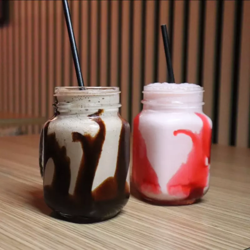 Shakes