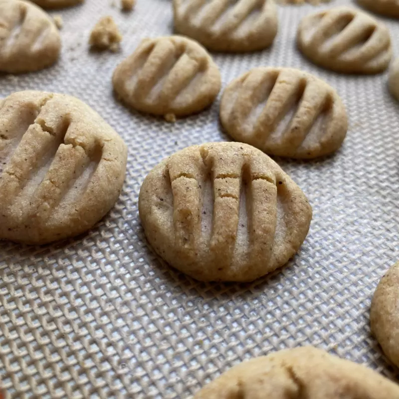 Biscoito “amanteigado” com canela