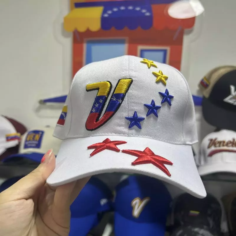 Gorra V estrellas blanca