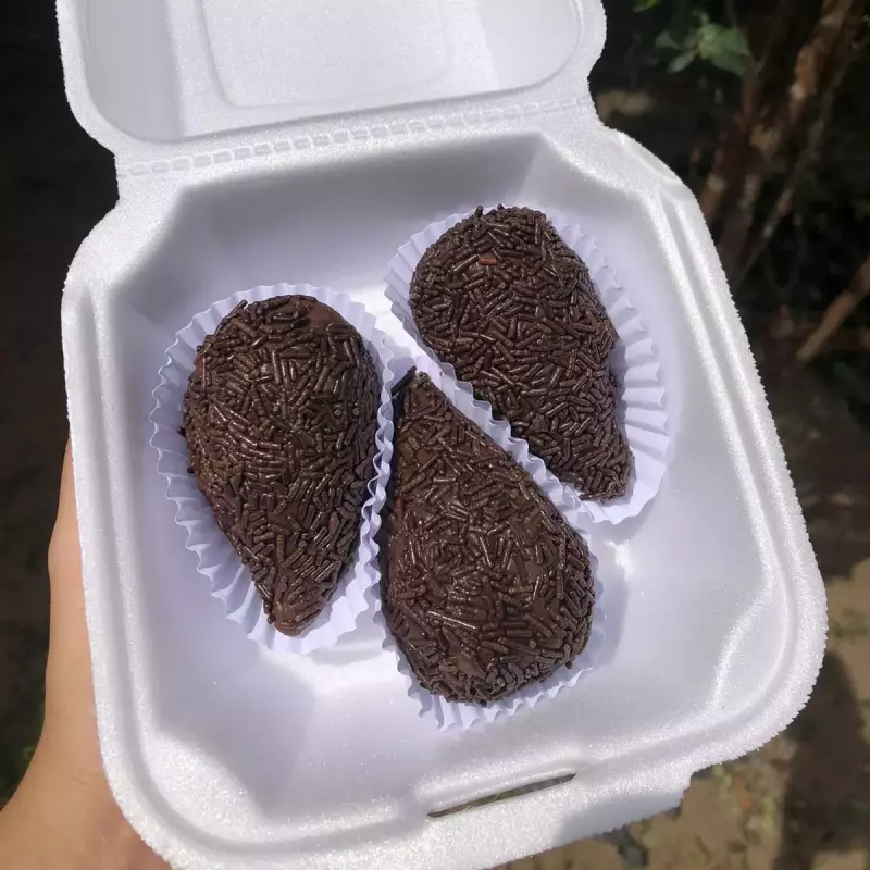 Trio de Coxinha de Morango de Brig