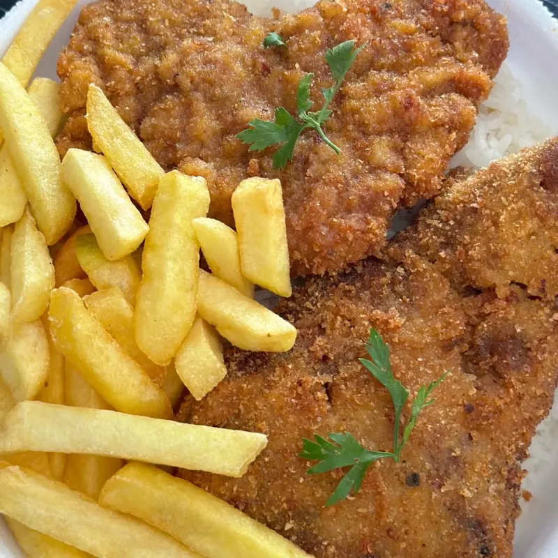 MILANESA DE FRANGO (serve 1 pessoa)