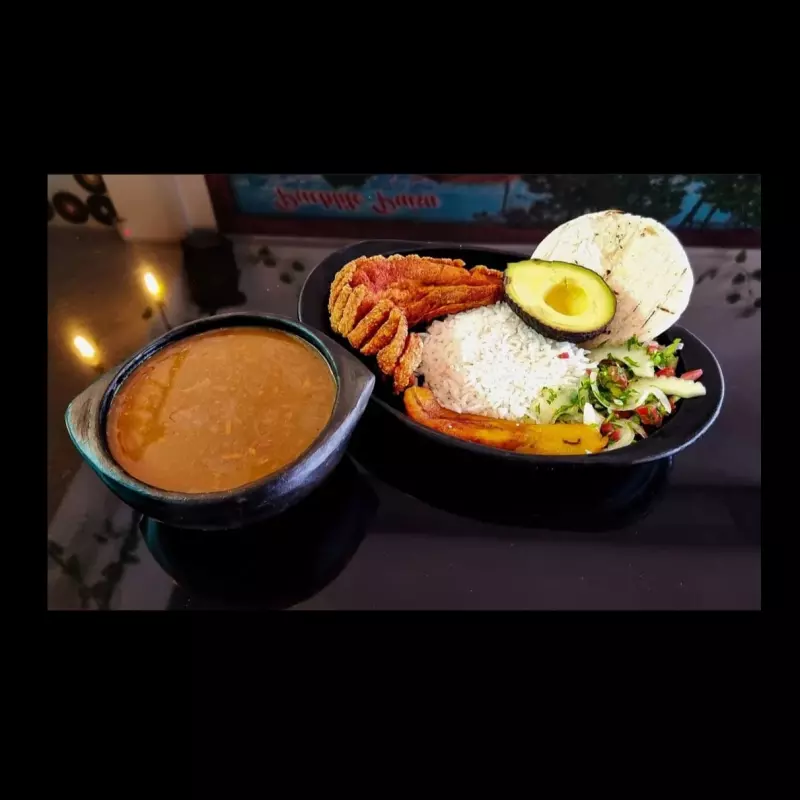 Frijolada Chicharròn