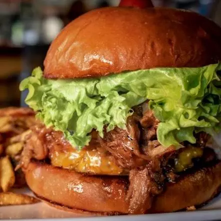 HAMBURGUESA DE PULLED PORK