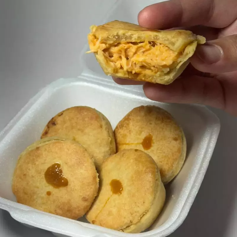 EMPADA DE FRANGO- 4 UNI