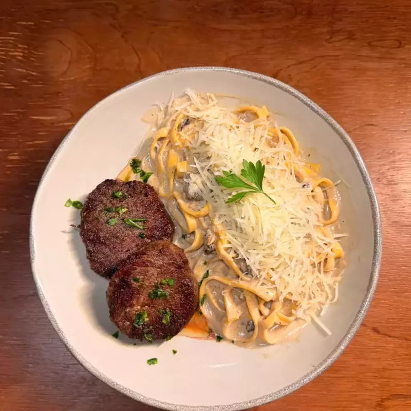 Talharim ao Molho de Cogumelo e Filé