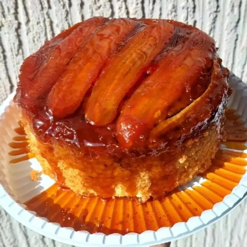 TORTA DE BANANA CARAMELIZADA