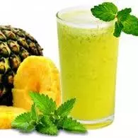 Suco Natural de Abacaxi com Hortelã
