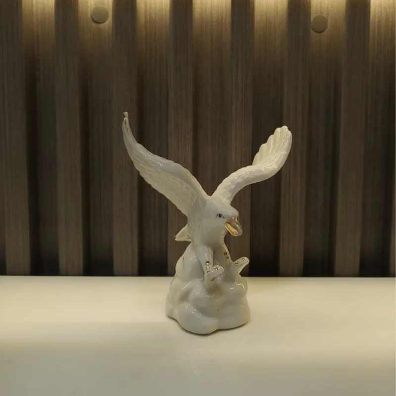 AGUILA PORCELANA