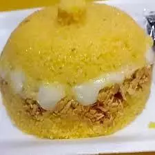 Cuscuz com frango e queijo