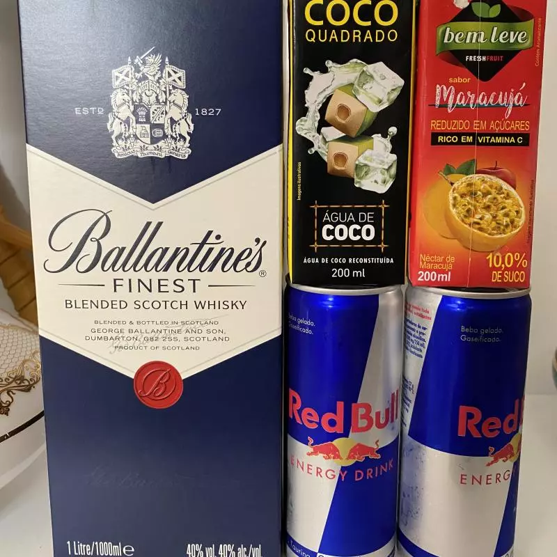 COMBO BALLANTINE'S 8 ANOS / REDBULL