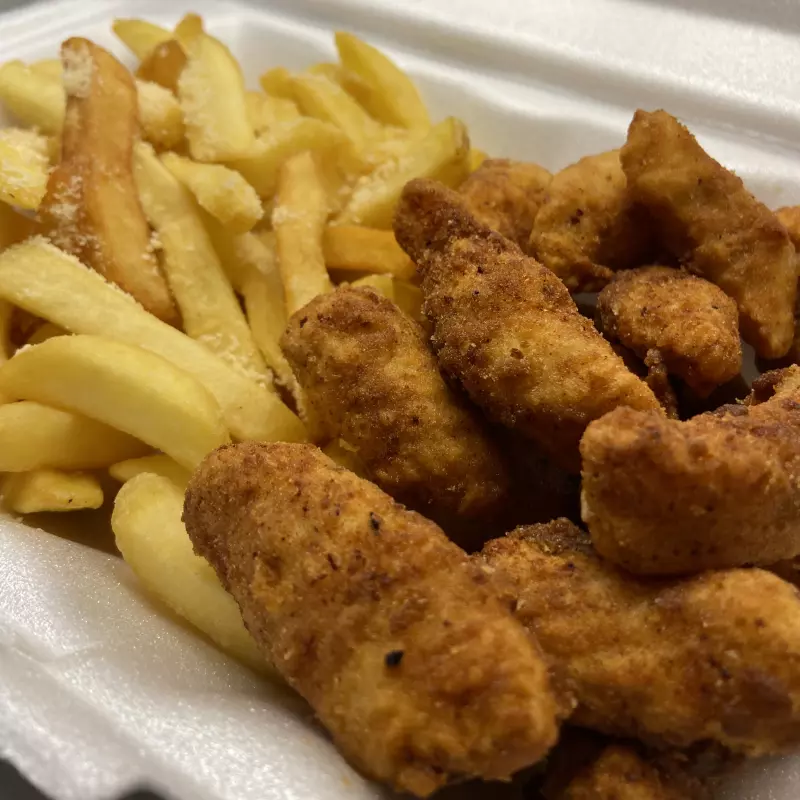 Isca de frango com Fritas