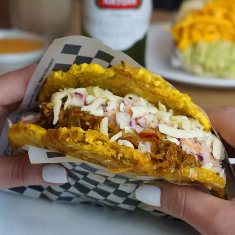 Patacón Carne Mechada