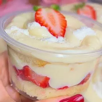 Bolo no pote Delícia de morango