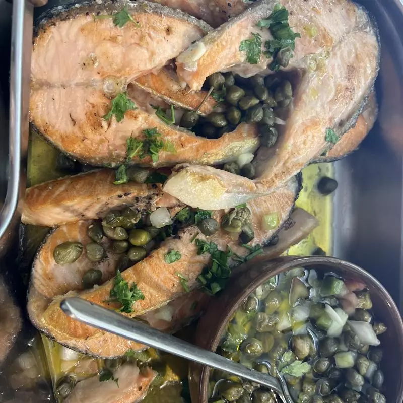Salmão ao Molho de Alcaparras