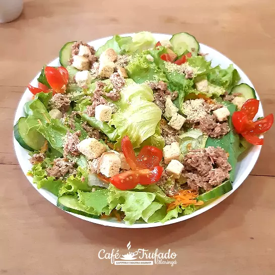 SALADA PEITO DE  FRANGO