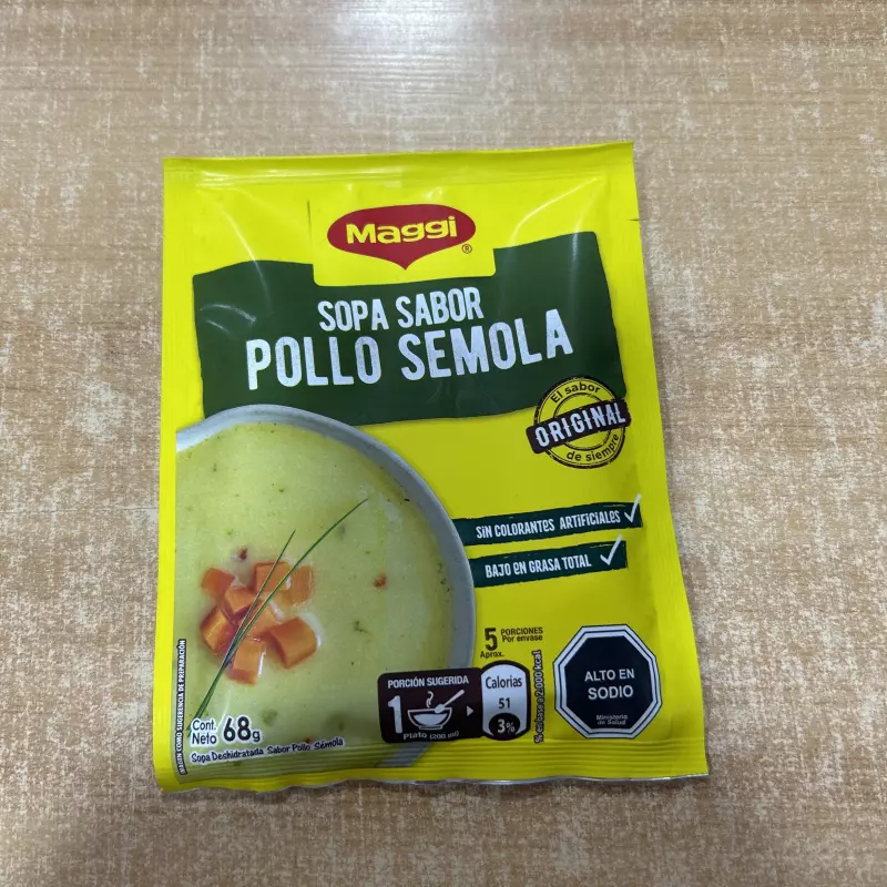 Sopa sabor pollo sémola