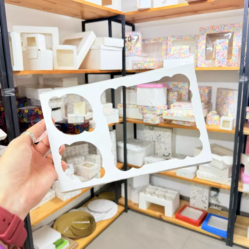 Panal Mini Cake + 2 Cupcakes