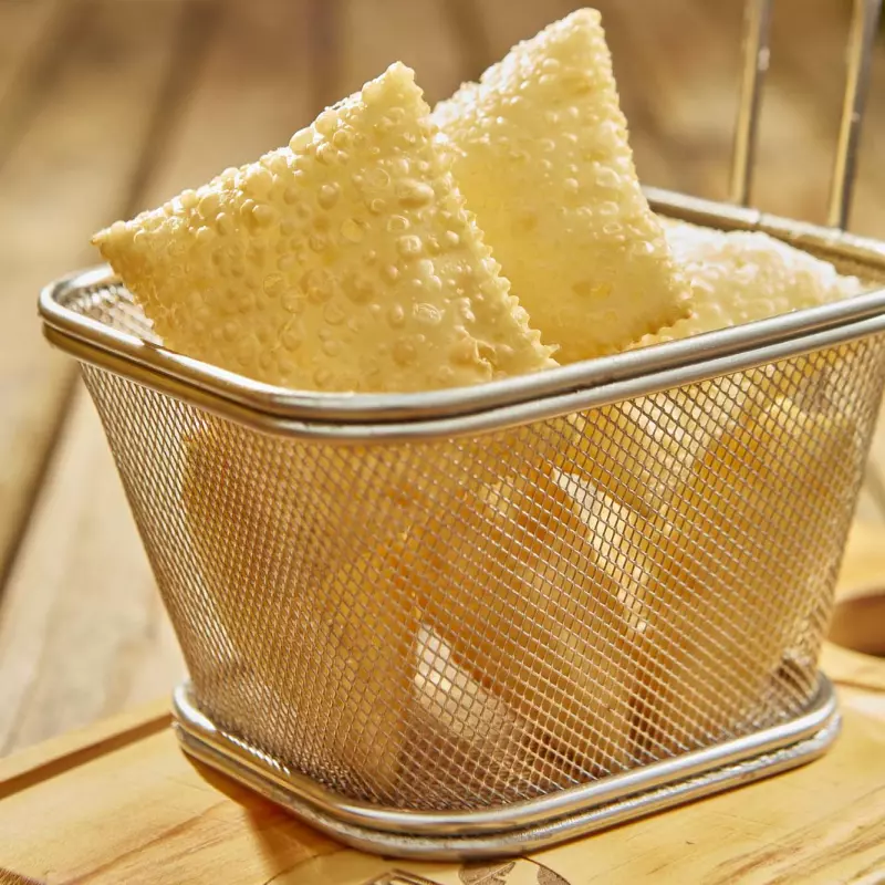 PORÇÃO MINI PASTÉIS