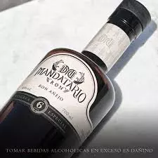 RON MANDATARIO AÑEJO 700 ML