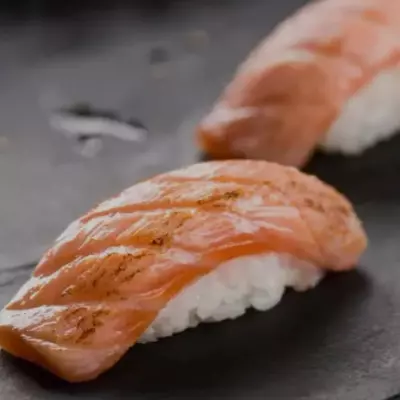 Niguiri Salmão Maçaricado - Und