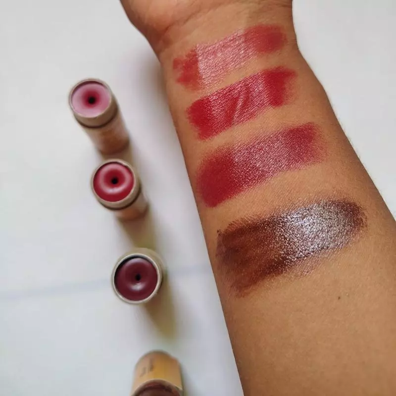Labial humectante con color