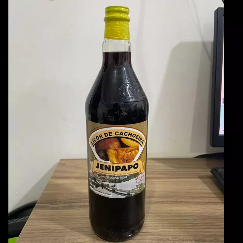 Licor de cachoeira Jenipapo