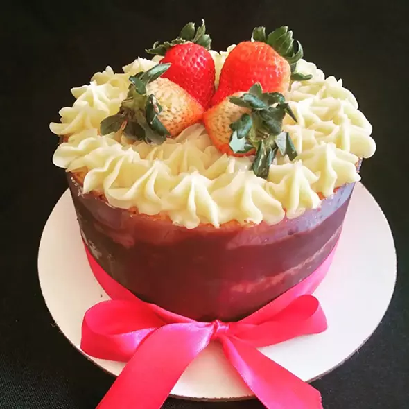 Red Velvet naked cake (foto ilustrativa)