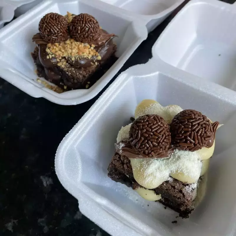 2 BROWNIES POR $20,00