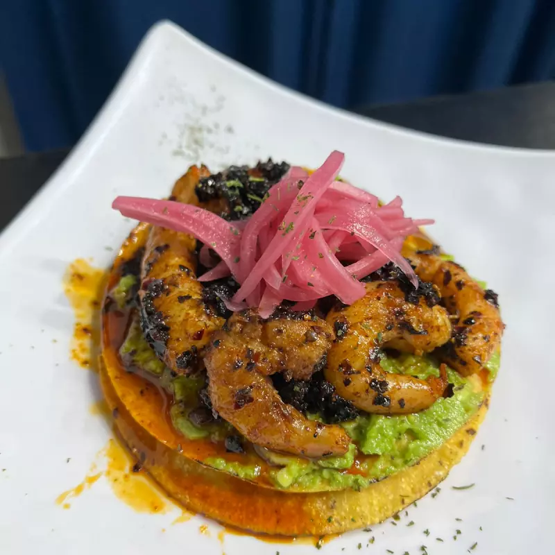 Tostada de Camarón Enlodado