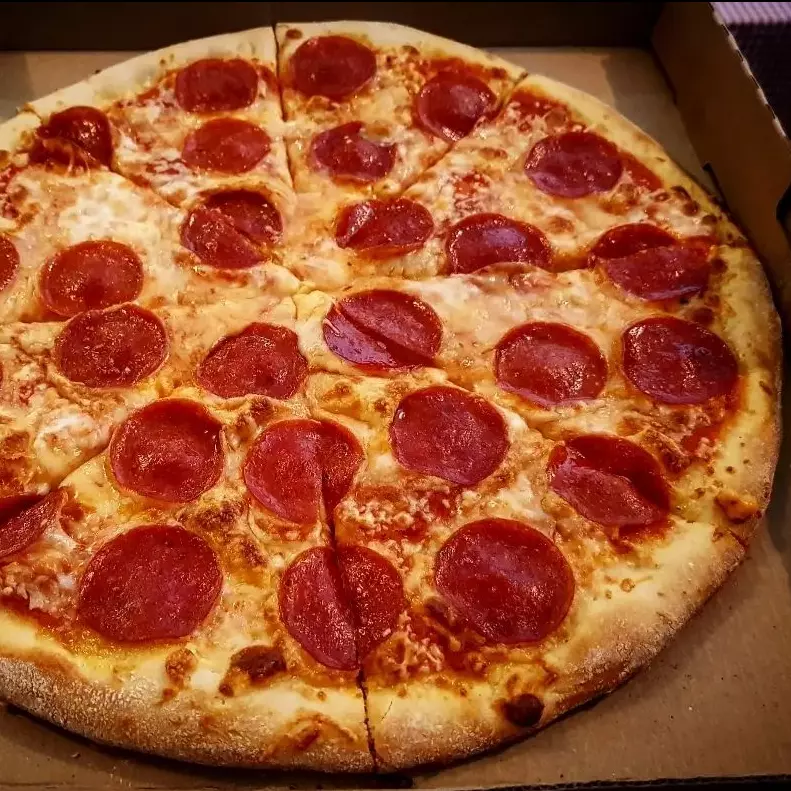 Pizza grande Pepperoni
